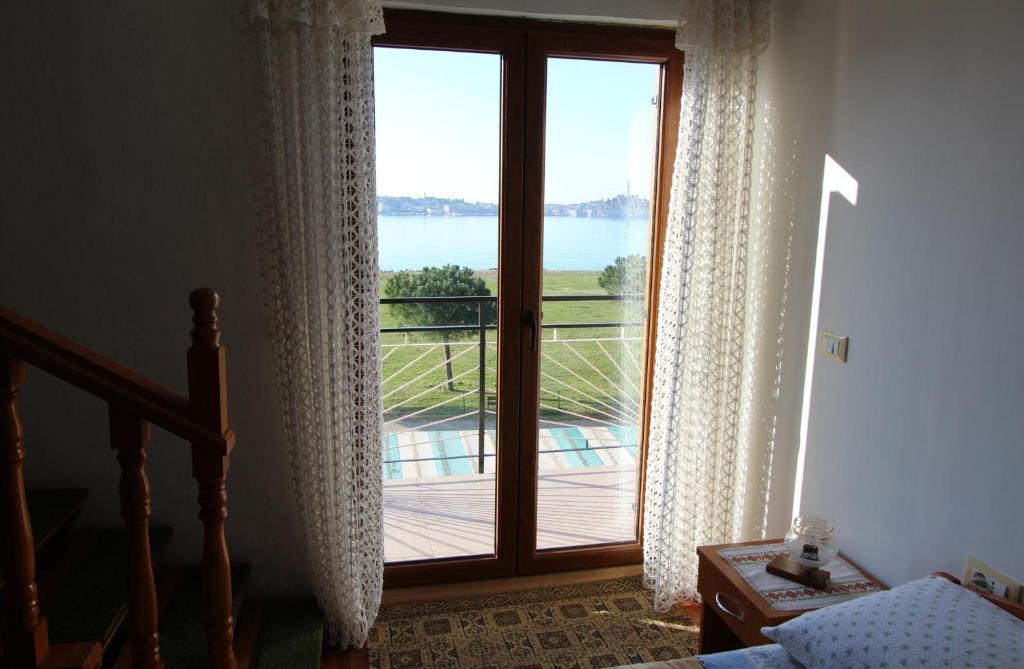 Stella Mare Apartments Ровин Стая снимка